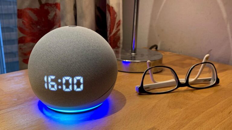 Kan Alexa tænde lys i forskellige rum?