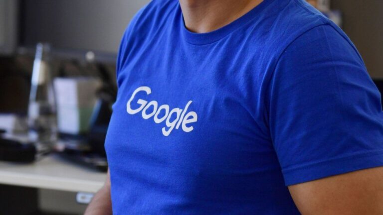 Do Google employees use iPhone?