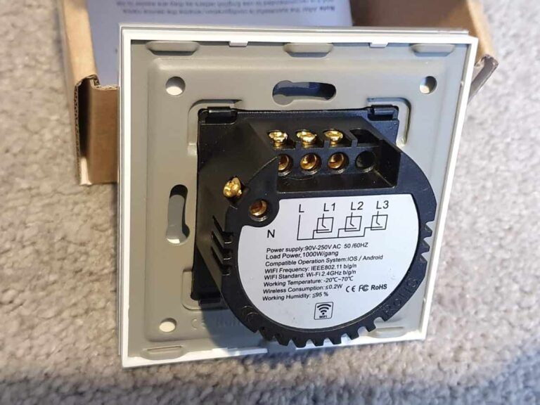 Do smart light switches need WiFi?