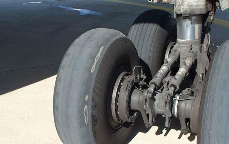 Do the wheels on a plane move?
