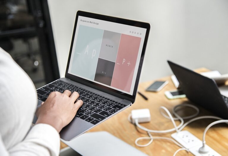 Does using a laptop plugged in ruin the battery?