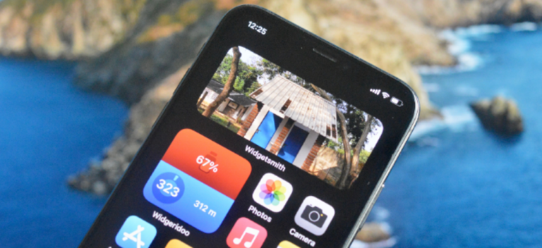 How do I add a photo to my Home Screen?