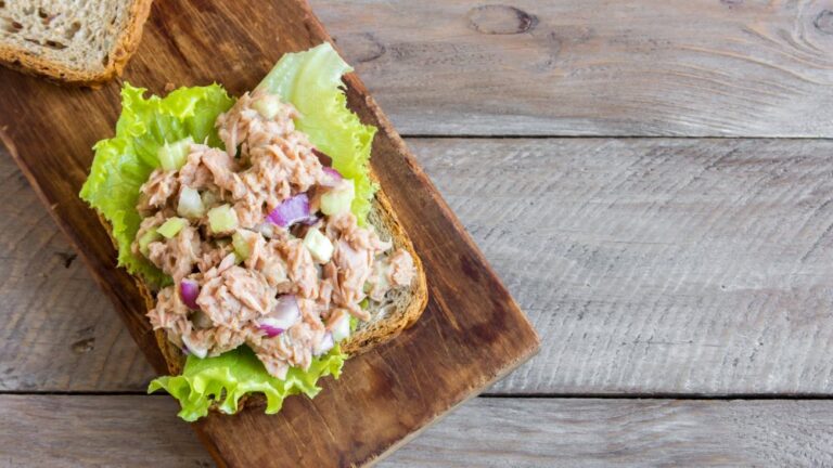 How do you make tuna taste less fishy?