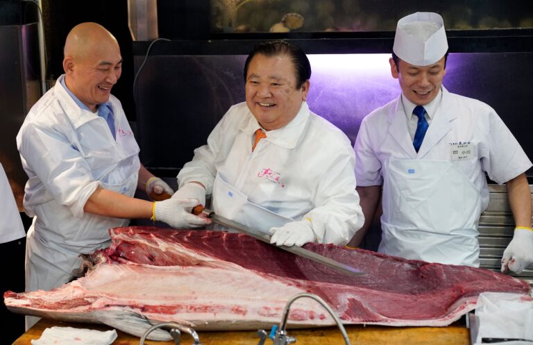 How much is a 600 lb tuna worth?