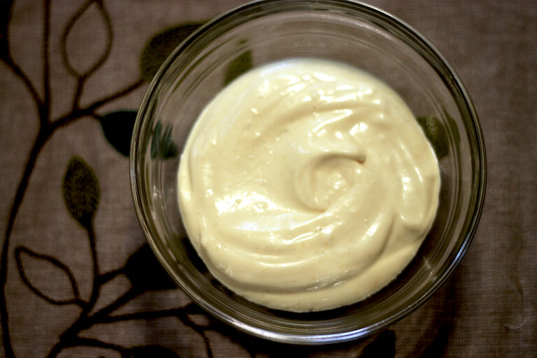Är grekisk yoghurt nyttigare än majonnäs?