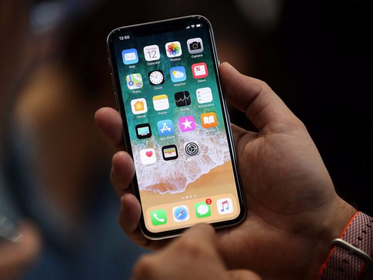 Is it better to close apps on iPhone?