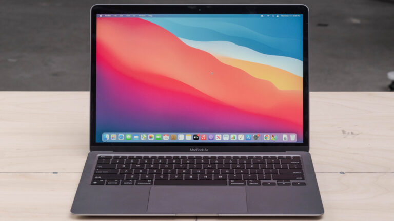 Er M1 MacBook air god for studerende?