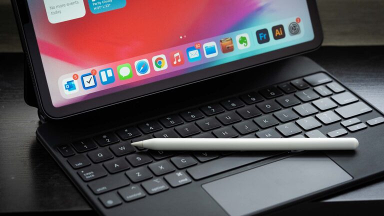 Was passiert wenn ich das MacBook Zuklappe?