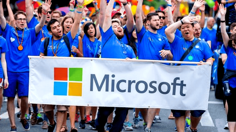 What do new Microsoft employees get?
