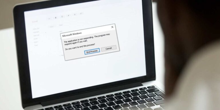Hvad skal man gøre, hvis den bærbare computer ikke reagerer?