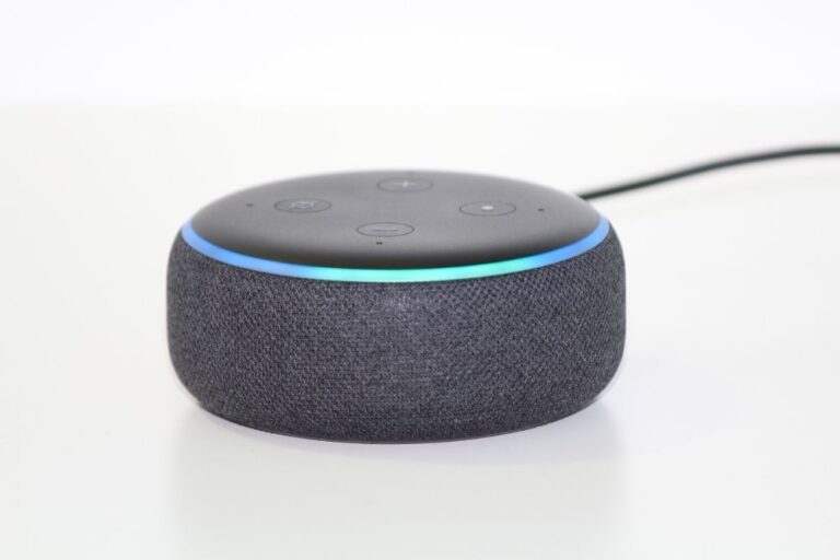 Hvorfor tænder Alexa tilfældigt mine lys?