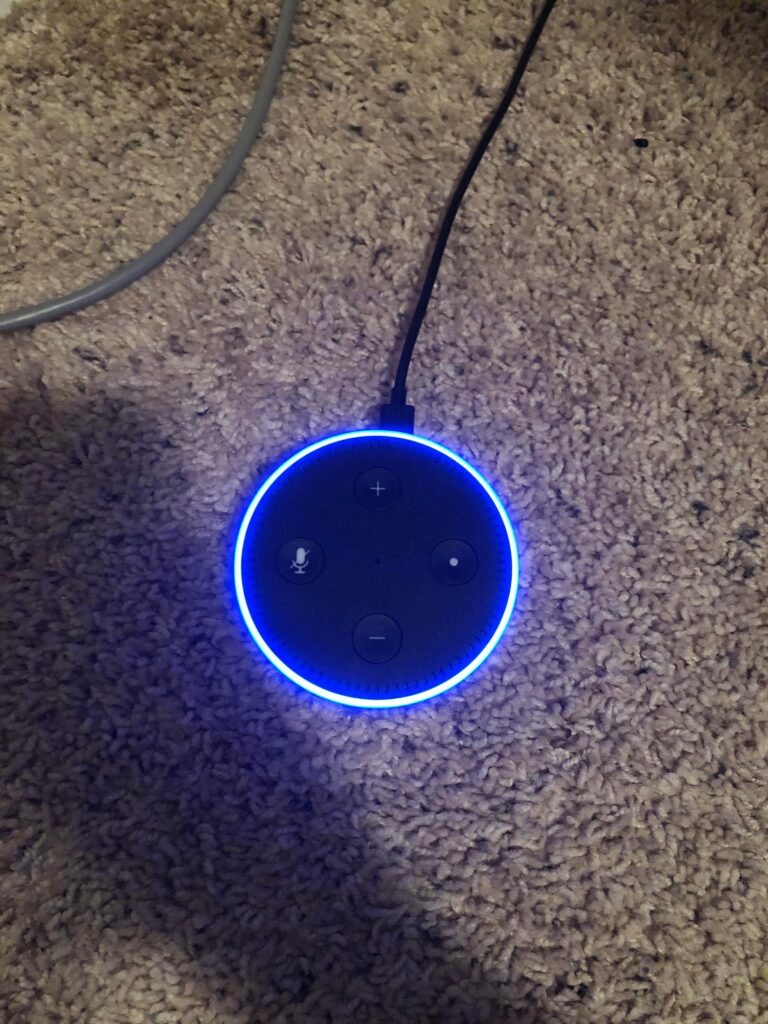 Hvorfor har min Alexa en blå ring?