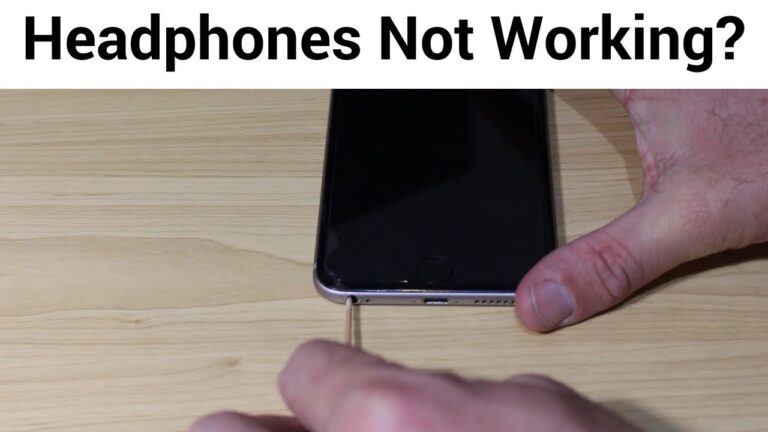 Why is my headphone jack not working on my iPad?