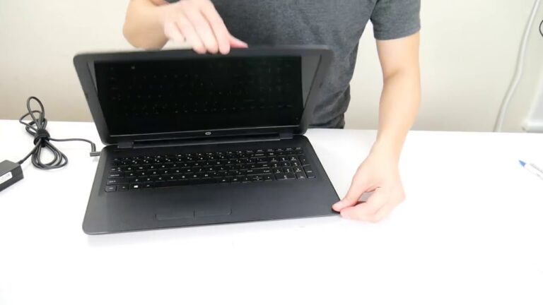 Why is my HP laptop not turning on?