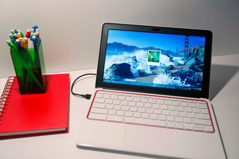 Is it safe to do banking on a Chromebook?